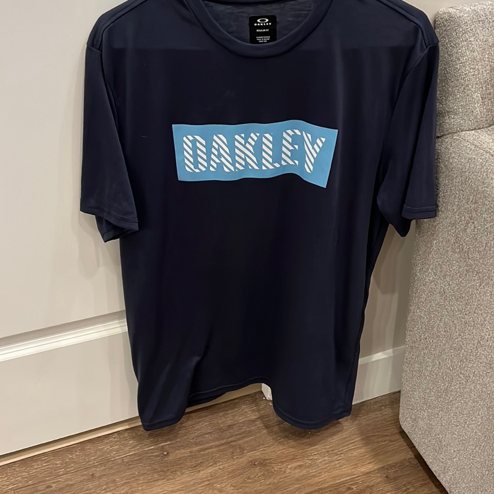 Oakley Short Sleeve T-Shirt